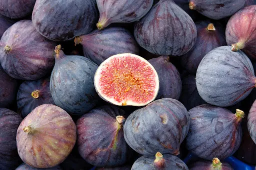 Fresh figs, one cut open